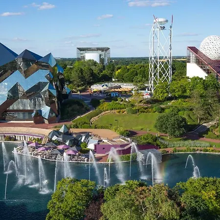 Lemon Ch Futuroscope فندق 2*